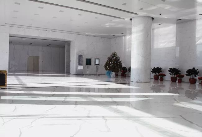 【其睞石材】設(shè)計師喜歡的卡拉拉白、雪花白等意大利白色大理石