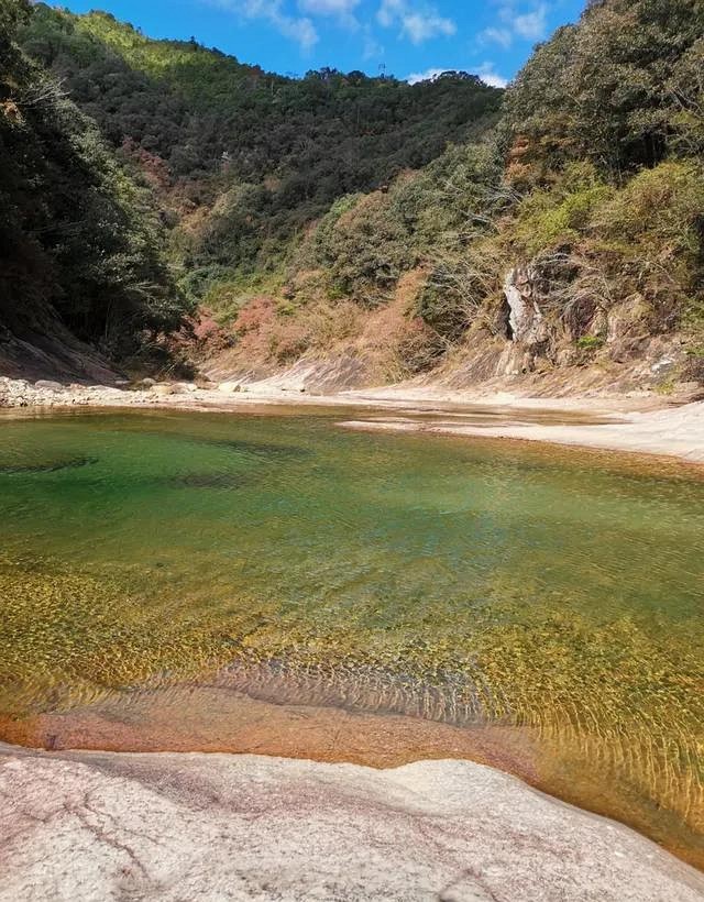 人跡罕至！浙江溫州永嘉這里有條花崗巖石河、平板溪